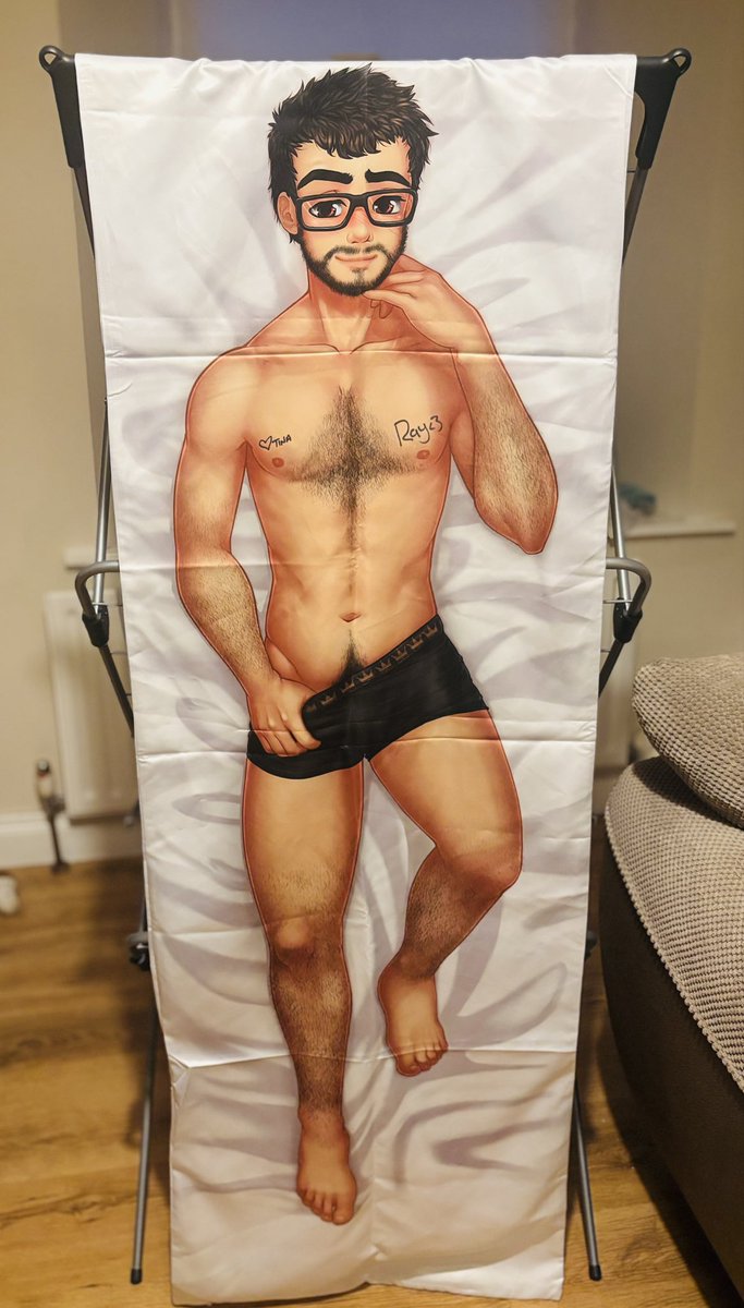 Got my <a href="/RayNarvaezJr/">rayyy lmao</a> body pillow in from winning bingo!

Did he and <a href="/TinaNarvaezJr/">tina narvaez jr</a> sign the pecs? Yes, yes they did~ Thank you both so much!!