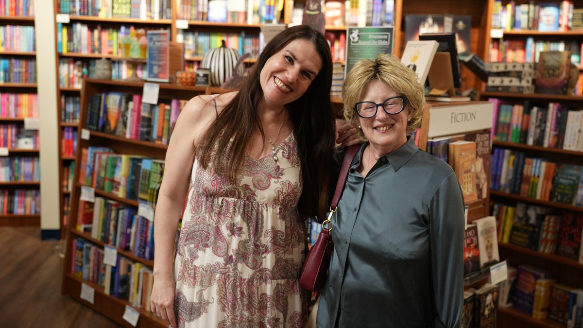 The_AlexHidalgo's tweet photo. I loved getting to converse with Susan Breen about her new book #Merry at Riverstone Books. Thank you to everyone who joined us and asked brilliant questions! #WritingCommunity #Booktok #CharlesDickens #AChristmasCarol #SusanBreen @baggins_bow @riverstonepgh @AlcovePress https://t.co/9iI8gjAdNK