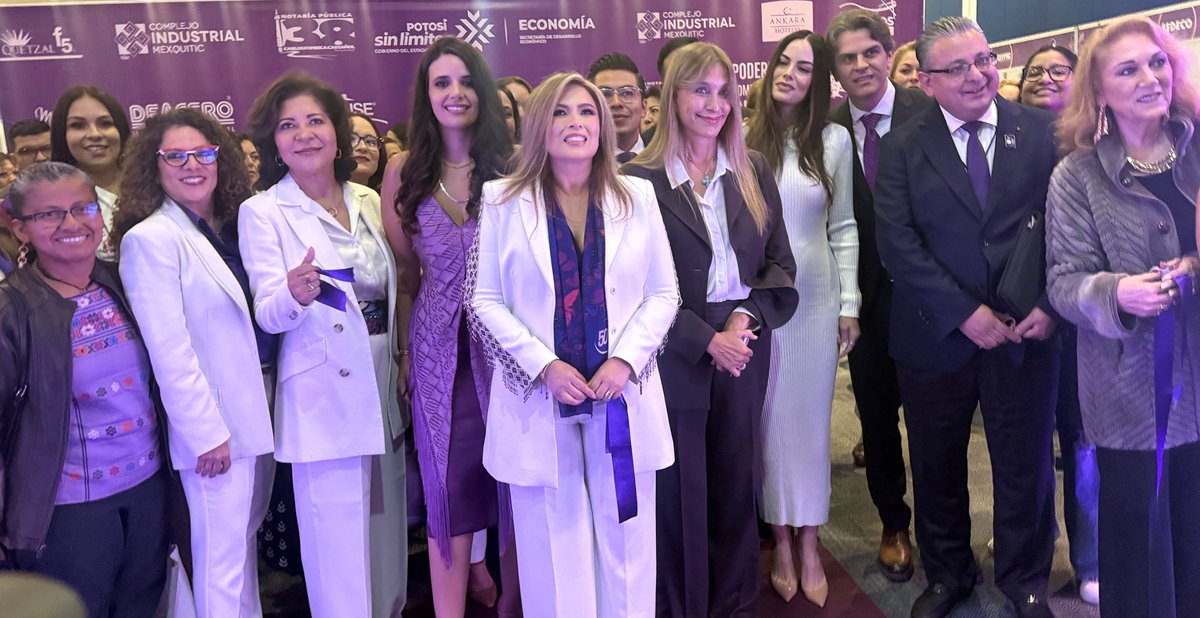 🎀✨ Con entusiasmo y esperanza, se realizó el corte de listón inaugural del stand de Mujeres Emprendedoras en el marco del 4° Congreso Nacional de la Colectiva Nacional 50+1.

Este espacio reconoce el talento, la creatividad y la fuerza económica de las mujeres que día a día