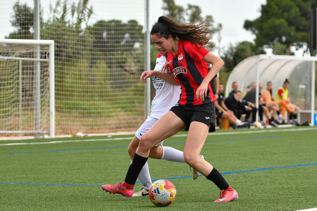 ReusFem's tweet photo. 🔝𝐏𝐑𝐈𝐌𝐄𝐑𝐀 𝐕𝐈𝐂𝐓Ò𝐑𝐈𝐀 𝐀 𝐓𝐄𝐑𝐂𝐄𝐑𝐀 𝐑𝐅𝐄𝐅!!!!

Reus 5-3 Sant Cugat

Avui hem remuntat a un gran equip amb tota la fe i les ganes del món. Això és Reus!!! ❤️🖤

#reusfemení https://t.co/vp3juc2uJc