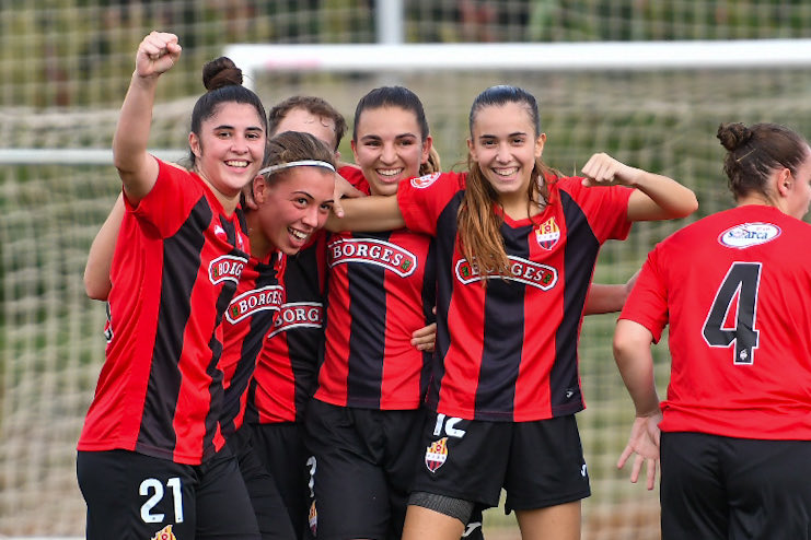 ReusFem's tweet photo. 🔝𝐏𝐑𝐈𝐌𝐄𝐑𝐀 𝐕𝐈𝐂𝐓Ò𝐑𝐈𝐀 𝐀 𝐓𝐄𝐑𝐂𝐄𝐑𝐀 𝐑𝐅𝐄𝐅!!!!

Reus 5-3 Sant Cugat

Avui hem remuntat a un gran equip amb tota la fe i les ganes del món. Això és Reus!!! ❤️🖤

#reusfemení https://t.co/vp3juc2uJc