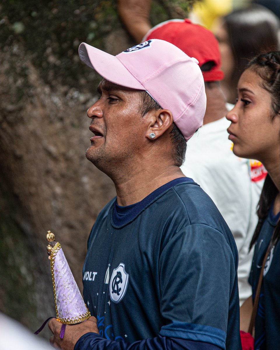 ClubeDoRemo's tweet photo. No olhar do povo azulino, a fé se renova. 🙏🦁
Que Nossa Senhora de Nazaré abençoe o Fenômeno Azul neste Círio 2025! 

📸 Samara Miranda / Remo

#OReiDaAmazônia https://t.co/VibsQNxLB8