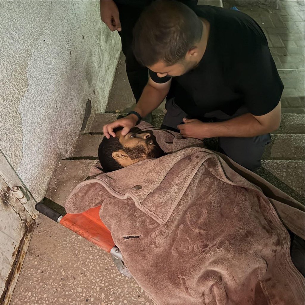 madeinPls's tweet image. حرقو قلوبنا يا صالح
ما أصعبها، تسلم من عدوك ويقتلك ابن بلدك!