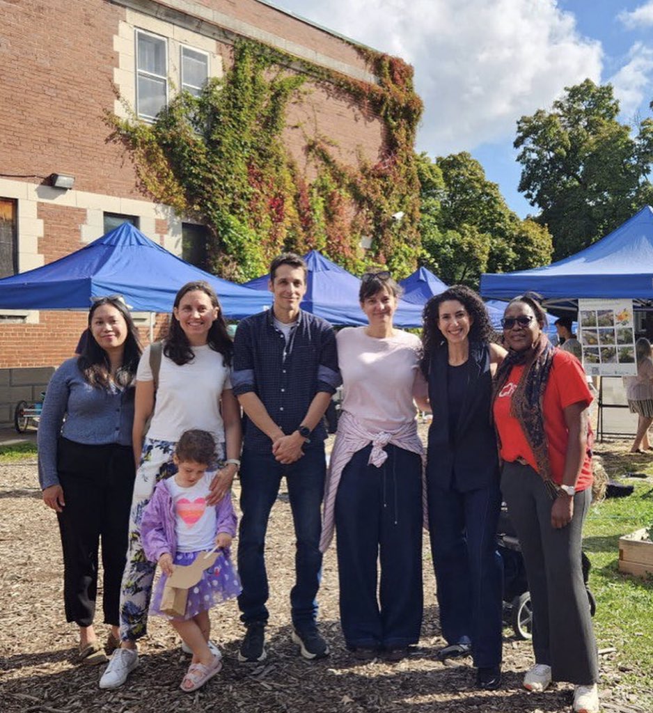 I decided to make today a visiting day to my wonderful Indian family who just got migrated to Canada, it can also be your turn  🇨🇦