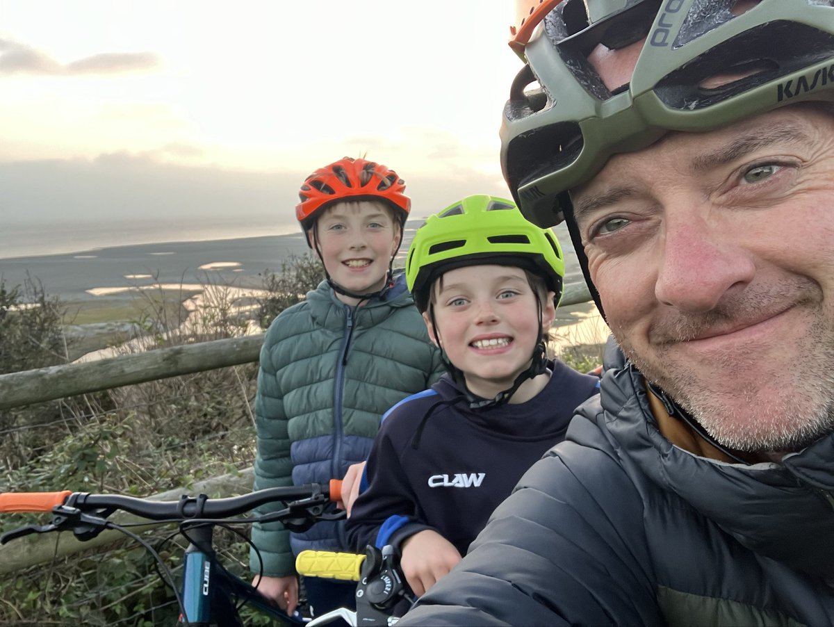 Awesome sunset Tour de Rhoose to finish the weekend 👌🏴󠁧󠁢󠁷󠁬󠁳󠁿