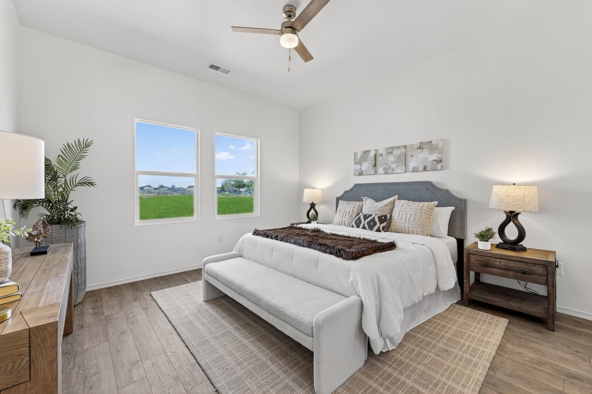 PhotoSnapABQ's tweet image. Albuquerque #Realtors®, are you ready to stop piecing together your listing media and start dominating the market? At @PhotoSnapABQ, we're your one-stop shop for truly exceptional listing content! 
#AlbuquerqueRealEstate #ABQRealtor #ListingMedia #DronePhotography #VirtualTour