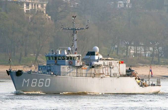 visionergeo's tweet image. ‼️🇺🇦Ukraine has received the mine countermeasure vessel "Alkmaar" from the Netherlands, — reported the Commander of the Navy Oleksiy Neizhpapa.
He added that Ukraine expects another such vessel by the end of the year. Crew training is already underway.
The "Alkmaar" type vessel…