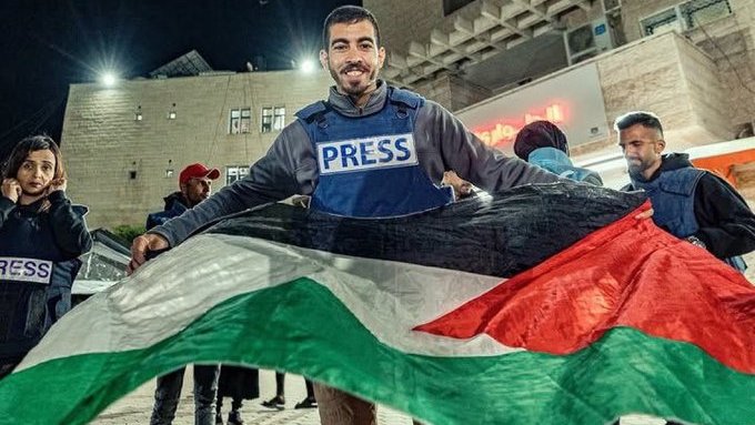 انا لله وانا اليه راجعون
استشهاد الصحفي #صالح_الجعفراوي 
الله يرحمه