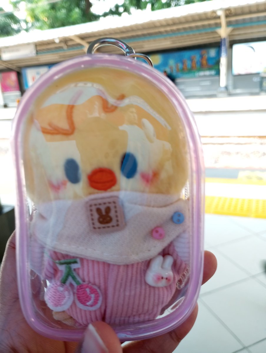 seventeen_cha92's tweet image. STAY BANTU RT
Telah hilang Bbokari hari minggu tgl 12 okt. Kemungkinan hilang di sekitar Blok M, stasiun MRT Blok M, sekitar stasiun MRT Dukuh Atas sampai Reddoorz Plus Thamrin
Kalo ada yg menemukan, kasih tau aq ya, minta tolong simpenin dulu buat kirim ke alamatku di Solo 🙏🏼😭