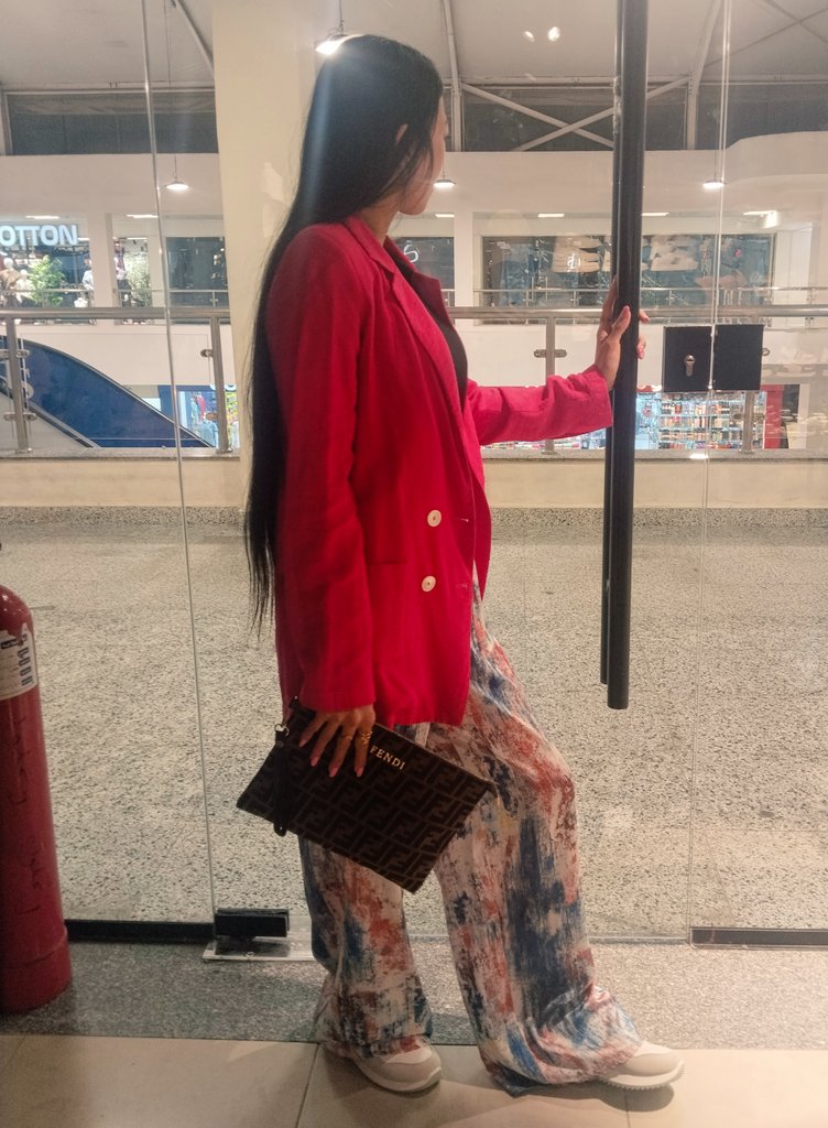 GhadderMohamed's tweet image. 💛No time for fake people..
#model #Egypt #fashion #catwalk