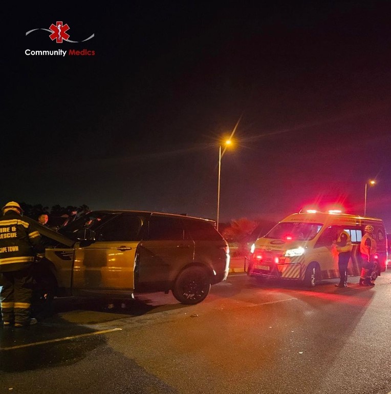 _ArriveAlive's tweet image. Motor vehicle collision on the R27 involving two vehicles.

tinyurl.com/2ycxagfy

#ArriveAlive #CommunityMedics