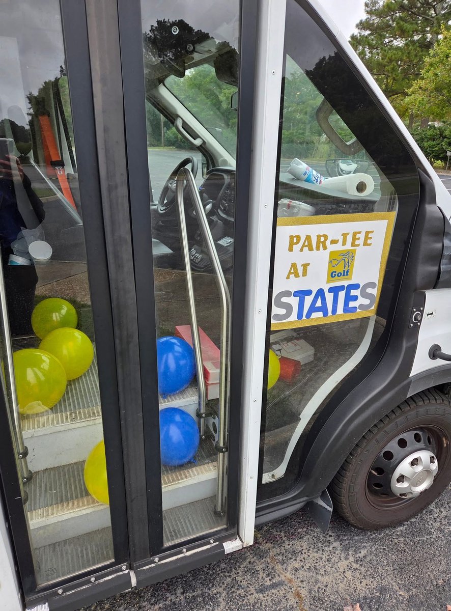 dukeswhs's tweet photo. @DukesBoosters 💙💛 Windsor High School Booster Club sent our Duke Golfers off to States in fashion! We appreciate our Booster Club as they impact so many lives! 💙💛 https://t.co/pkUDi7Vef8