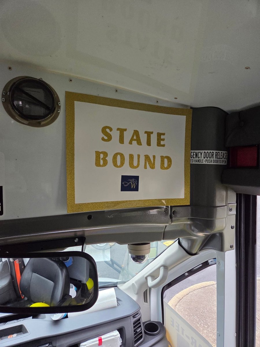 dukeswhs's tweet photo. @DukesBoosters 💙💛 Windsor High School Booster Club sent our Duke Golfers off to States in fashion! We appreciate our Booster Club as they impact so many lives! 💙💛 https://t.co/pkUDi7Vef8