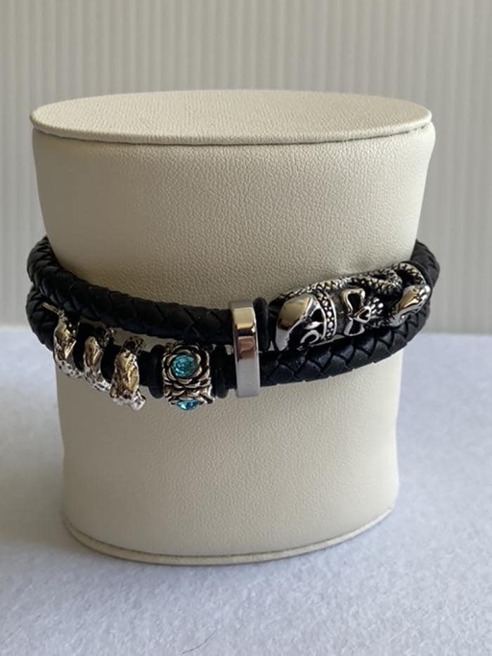 KevinDepetrillo's tweet photo. Handcrafted Viking men’s bracelets cool designs with rugged style. New designs added often follow on Etsy 

https://t.co/kt4BBZ5PmO 

#MensBracelet #LeatherBracelet #BikerBracelet #VikingBracelet #SkullBracelet #SnakeBracelet #MenStyle #MensJewelry #BraceletForMen https://t.co/uDBjd38pfe