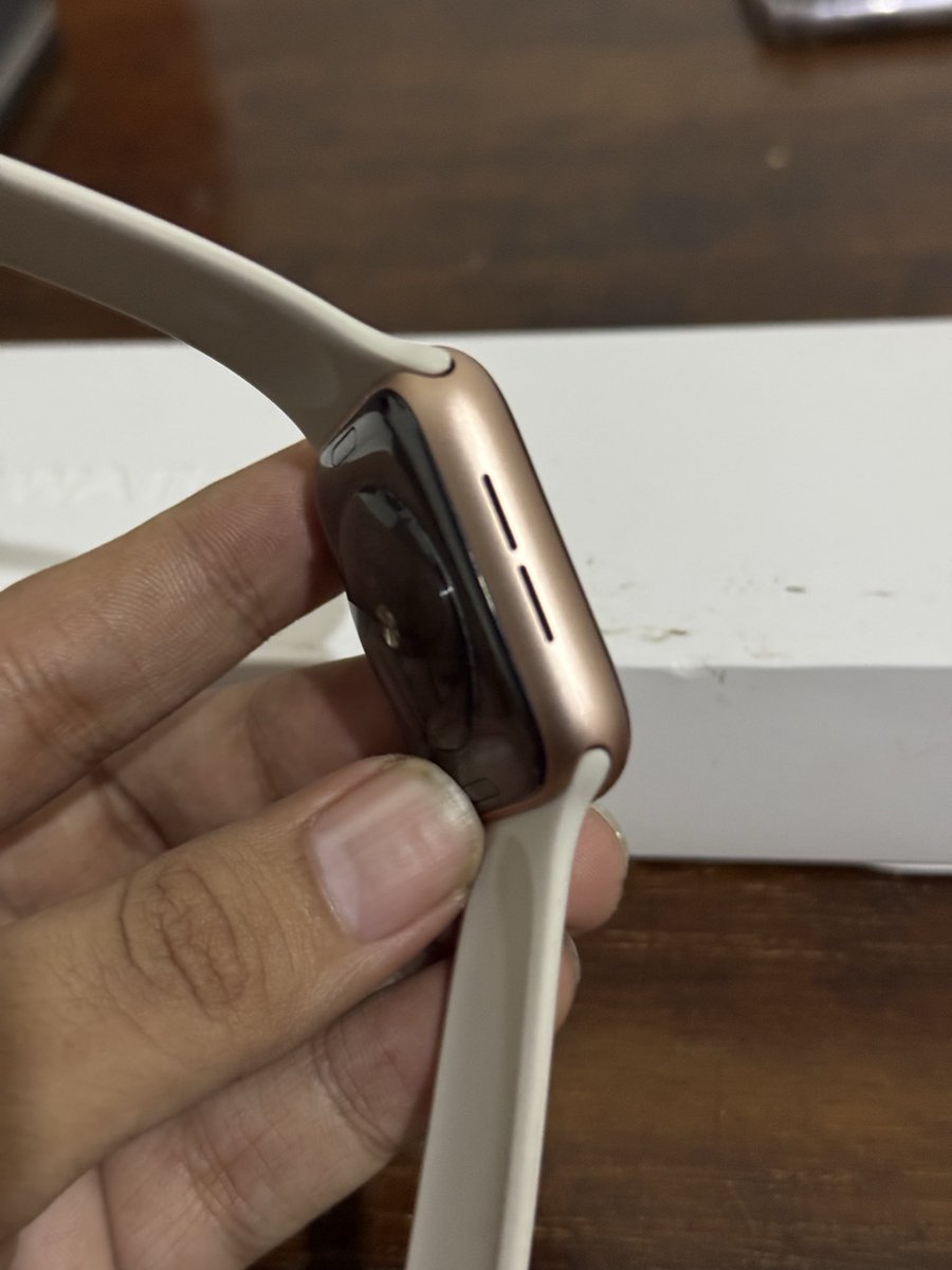 excelfangs's tweet image. WTS Apple Watch SE 1 44 MM Mulus banget
Rp1.8jt gas silahkan!😍
- BH 87 Original
- Fungsional Normal
- Fullset ada 2 Strap
- Mulus like new
COD Jakarta Sekitarnya Bisa Shopee
Yg. Iwatch 2 10 7 8 11 9 Series