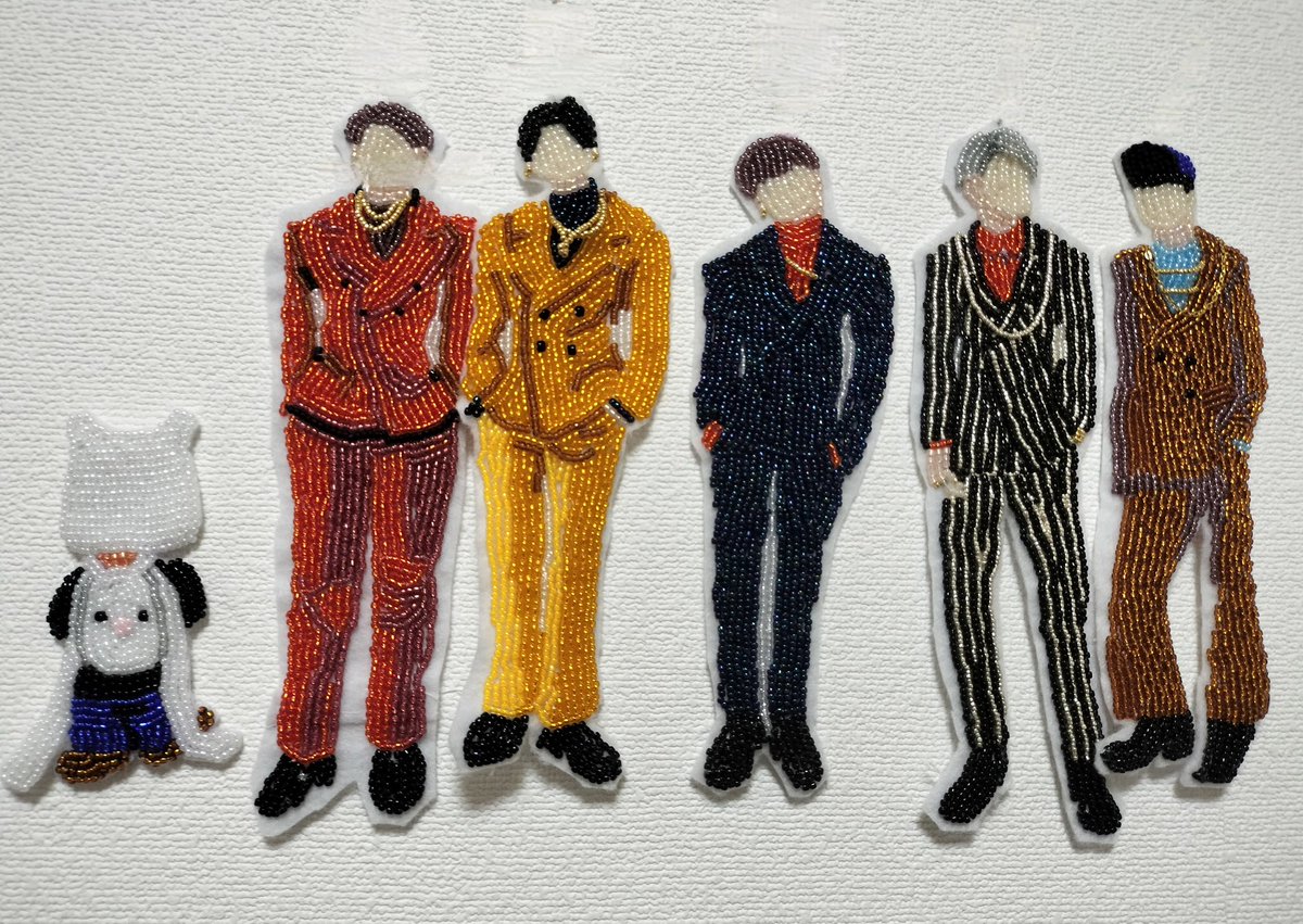 sconew1114's tweet photo. 仲間に入れてあげた🩵

#shinee ＃beadswork #1of1 https://t.co/VC1nZJfLzv