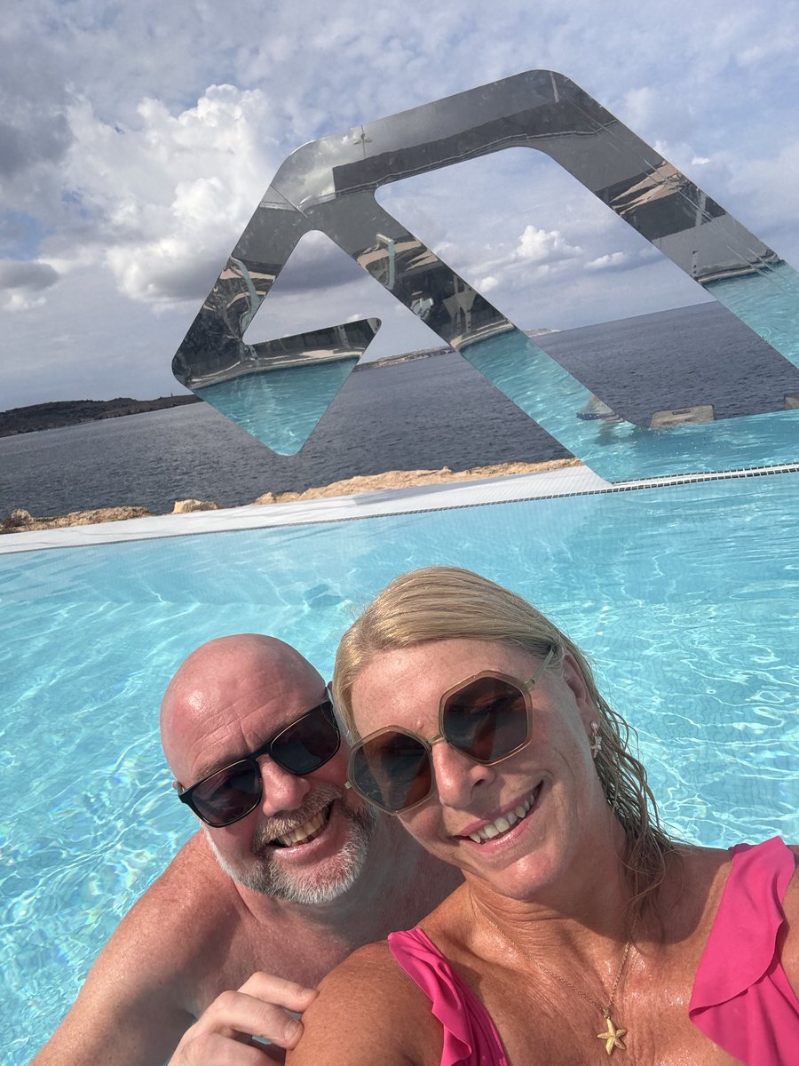 Russell Lowe tweet media