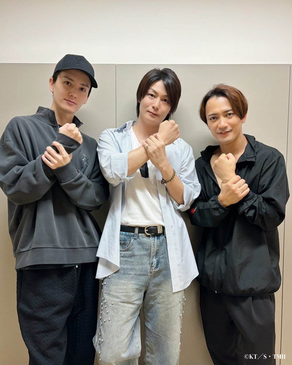 【 #新テニミュ 】11公演目🎾
ご来場ありがとうございました！本日は初代リョーマ役柳さん、初代幸村役八神さん、新テニミュ入江役相葉くんにお越しいただきました✨Wリョーマ、W幸村、W入江、そして初代立海メンバーの3ショットをお届け📸明日は東京公演千秋楽！ぜひライブ配信でもお楽しみください！