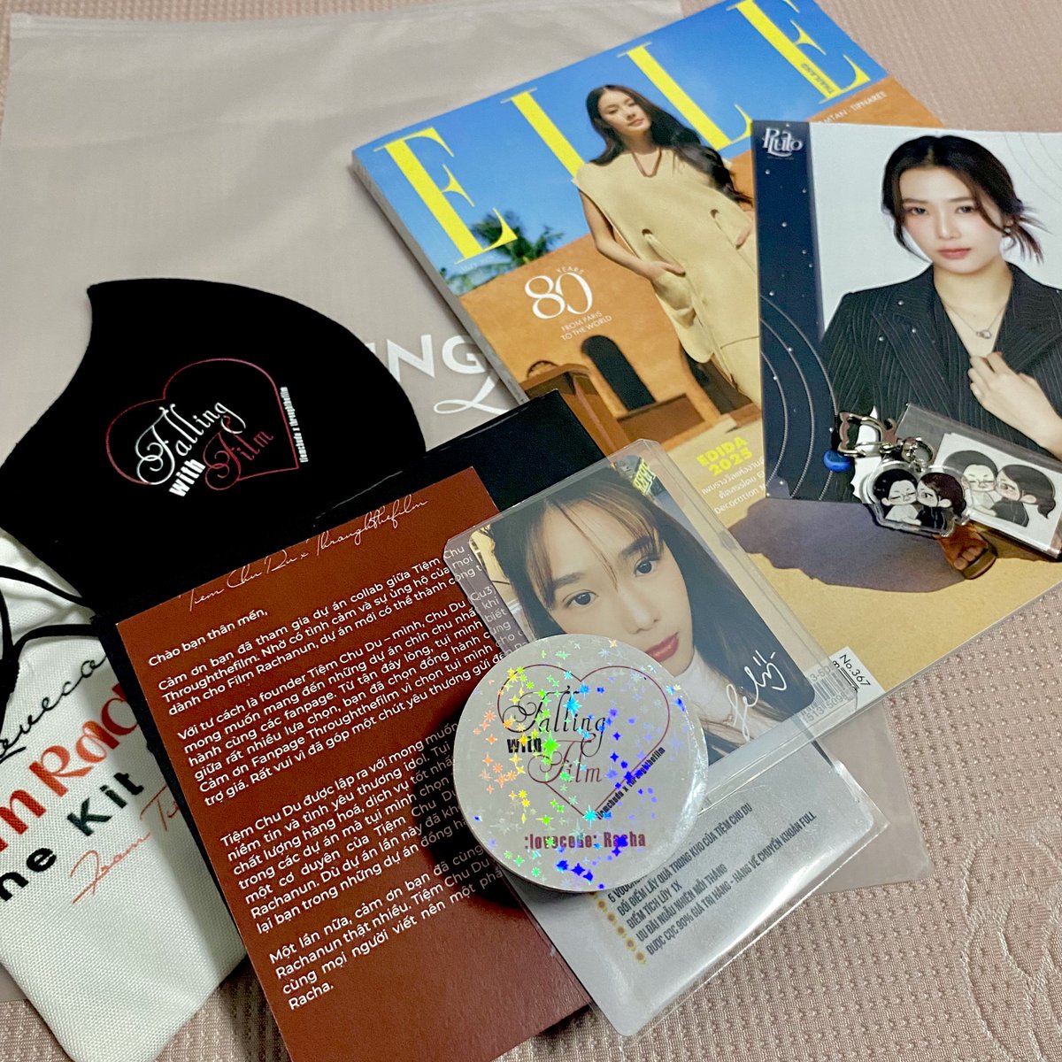 nnat331's tweet image. Quà về liên tục mà vẫn chưa hết, giờ mới rảnh để cảm ơn cả nhà yêu. Cảm ơn Lunars, Mochis, Fujis đã cống hiến không ngừng nghỉ cho Namtan và Film🤍❤️‍🩹
Yêu mọi ngườiiiiiii
#kitsupport chỉnh chu thật sự🙏🏽

#NamtanFilm #น้ำตาลฟิล์ม 
#NamtanTipnaree #filmracha