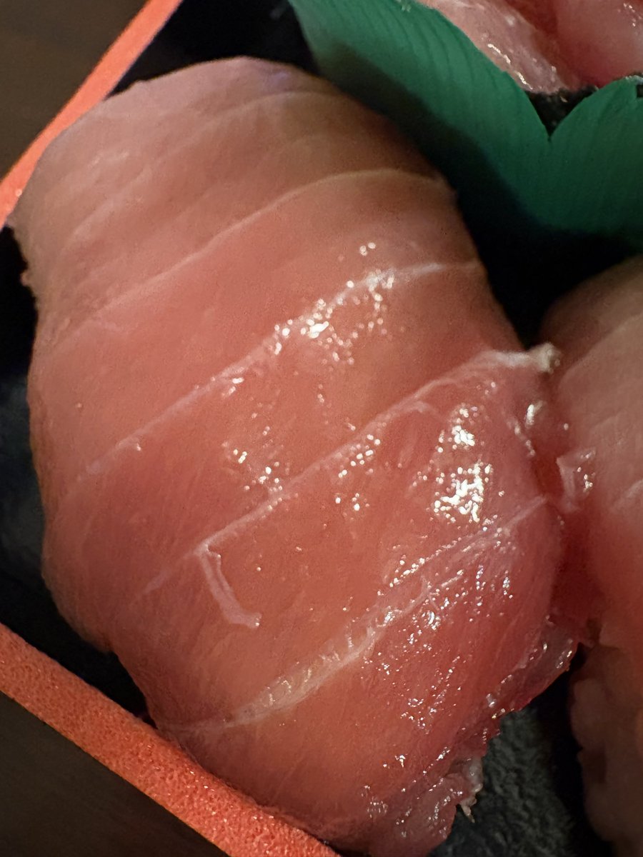 moistpeace's tweet image. 俺はなぜ寿司を買ったんだ…寿司の映像をたくさん見たからか…
#function_draw