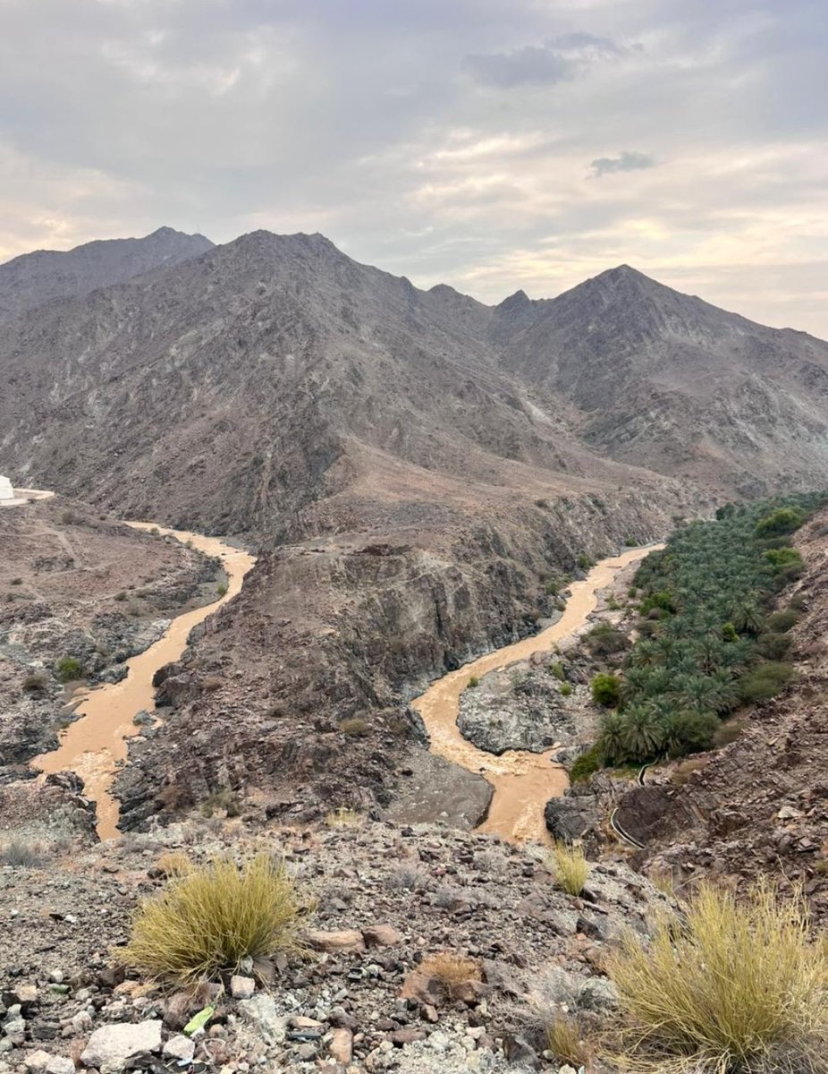 #منخفض_جوي
#الرستاق
نزول وادي الحاجر بولايه الرستاق مساء اليوم.. اللهم أدمها من نعمه..