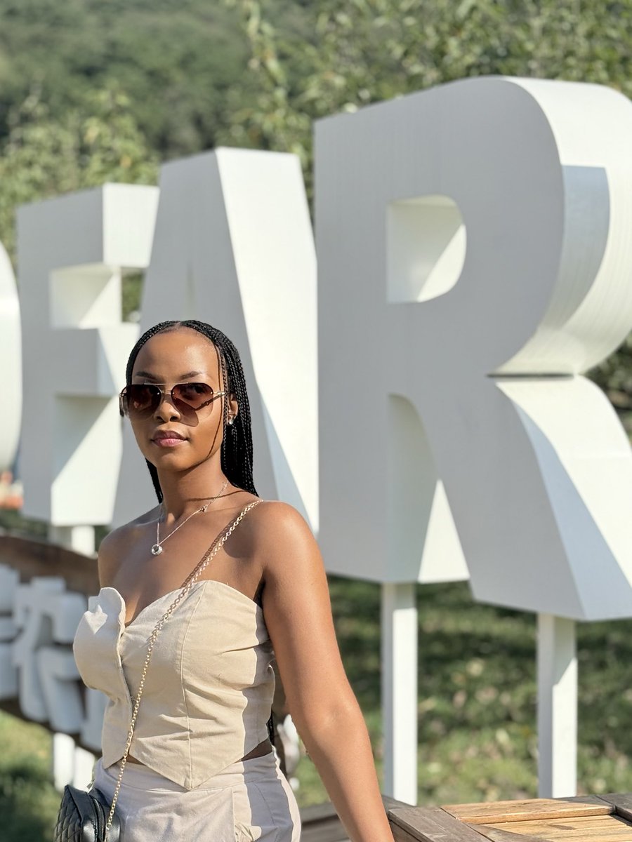 thatgirldolls's tweet image. 🥂