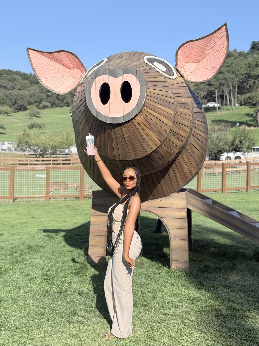 thatgirldolls's tweet image. 🥂