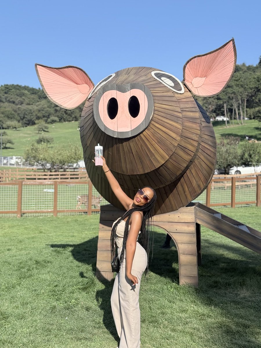 thatgirldolls's tweet image. 🥂