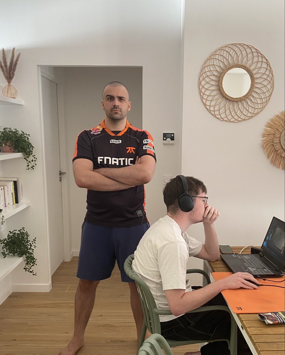 🚨Dernier jour de la TC 2

<a href="/Clemou_TFT/">Clémou</a> surveillé par le coach, impossible de ne pas perf… 

En direct sur ttv/opesanec