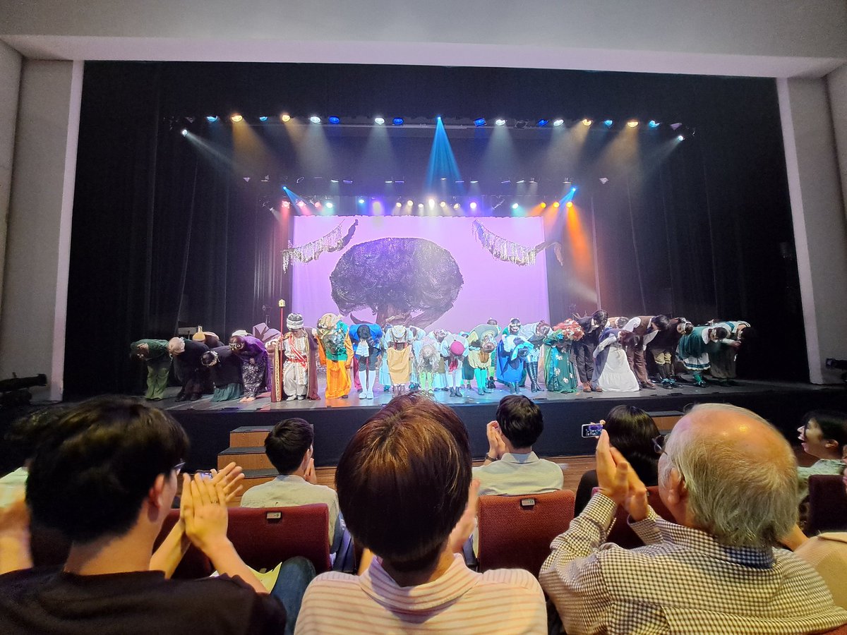 #ユメノイト
SNSで気になっていた劇団さんに、知り合いのお友達が出てるのと事で行ってきました！
初のオリジナルミュージカルとは思えない完成度でした！
みなさん本当に歌が上手くて、ダンスもキレキレ👏
最後の代表さんの言葉が演劇に携わってるからか、すごく刺さりました…！
素敵な時間でした✨