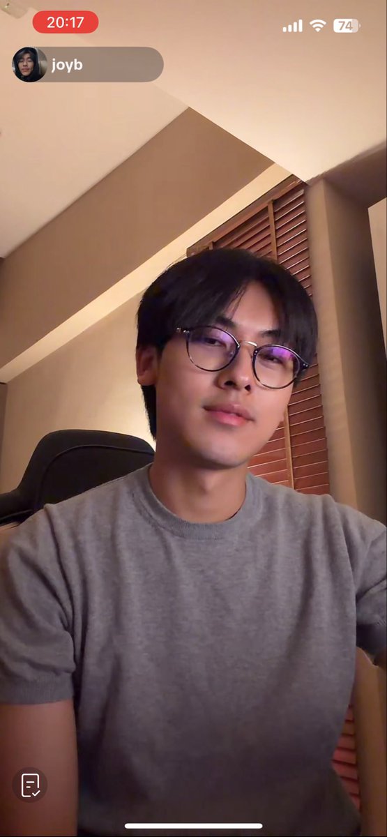 bloominggboy's tweet image. แว่น ทำไรแว่น 😭👓🩷🩷🩷