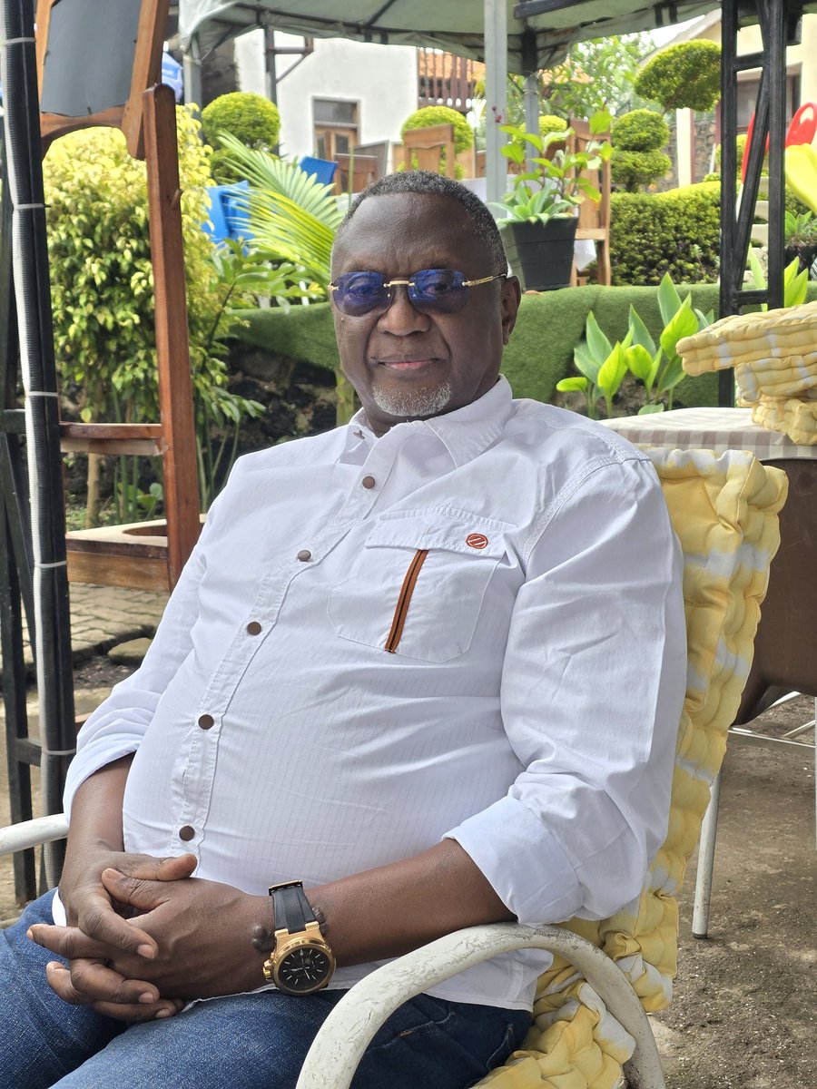 KitokoMussa's tweet photo. #RDC: ⚠️ URGENT ! 

Le Président Tshisekedi vient d’officialiser son refus de reconquérir les territoires sous contrôle de l’AFC/M23. 

Le bombardement d' un pont dans le territoire de KAMITUGA, ordre venu du sommet, marque symboliquement la rupture de tout espoir de reconquête. 

Dans le langage militaire comme dans la tradition politique, “détruire un pont” signifie rompre tout rapprochement ou tourner le dos à un objectif commun.
En bombardant ce pont, l’autorité suprême du pays vient de rompre symboliquement le lien entre l’État et les swahilophones. 

L’histoire retiendra que la rupture d’un pont n’est pas un acte de bravoure, mais un symbole de renoncement.