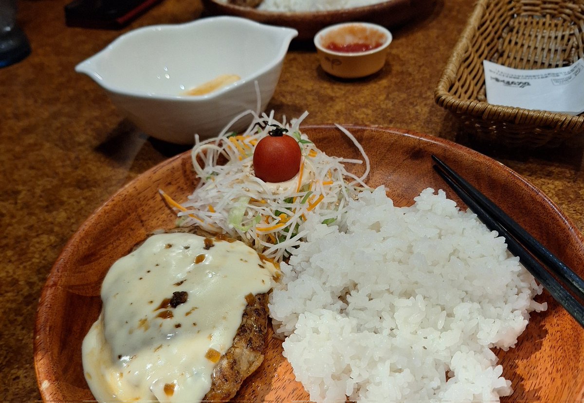 Remika0205's tweet photo. 頑張ったからって連れてってくれて奢ってもくれた！ 
嬉しい
めちゃ美味しかったー https://t.co/OWs7TN1qBr