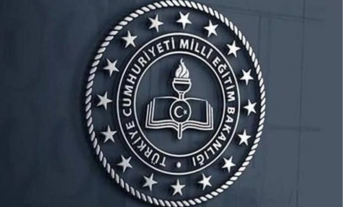 🟠MEB, 13 Ekim Pazartesi günü afetlere karşı okullarda eş zamanlı tatbikat uygulayacak.