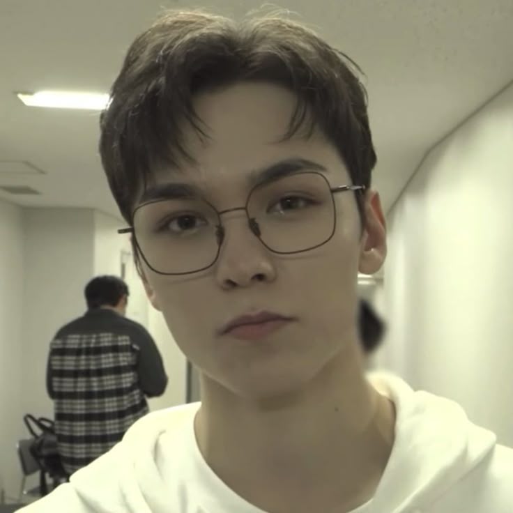 bononliciouss's tweet photo. this is what i meant when i said i love hot nerd with glasses https://t.co/nzfhFWpdlJ
