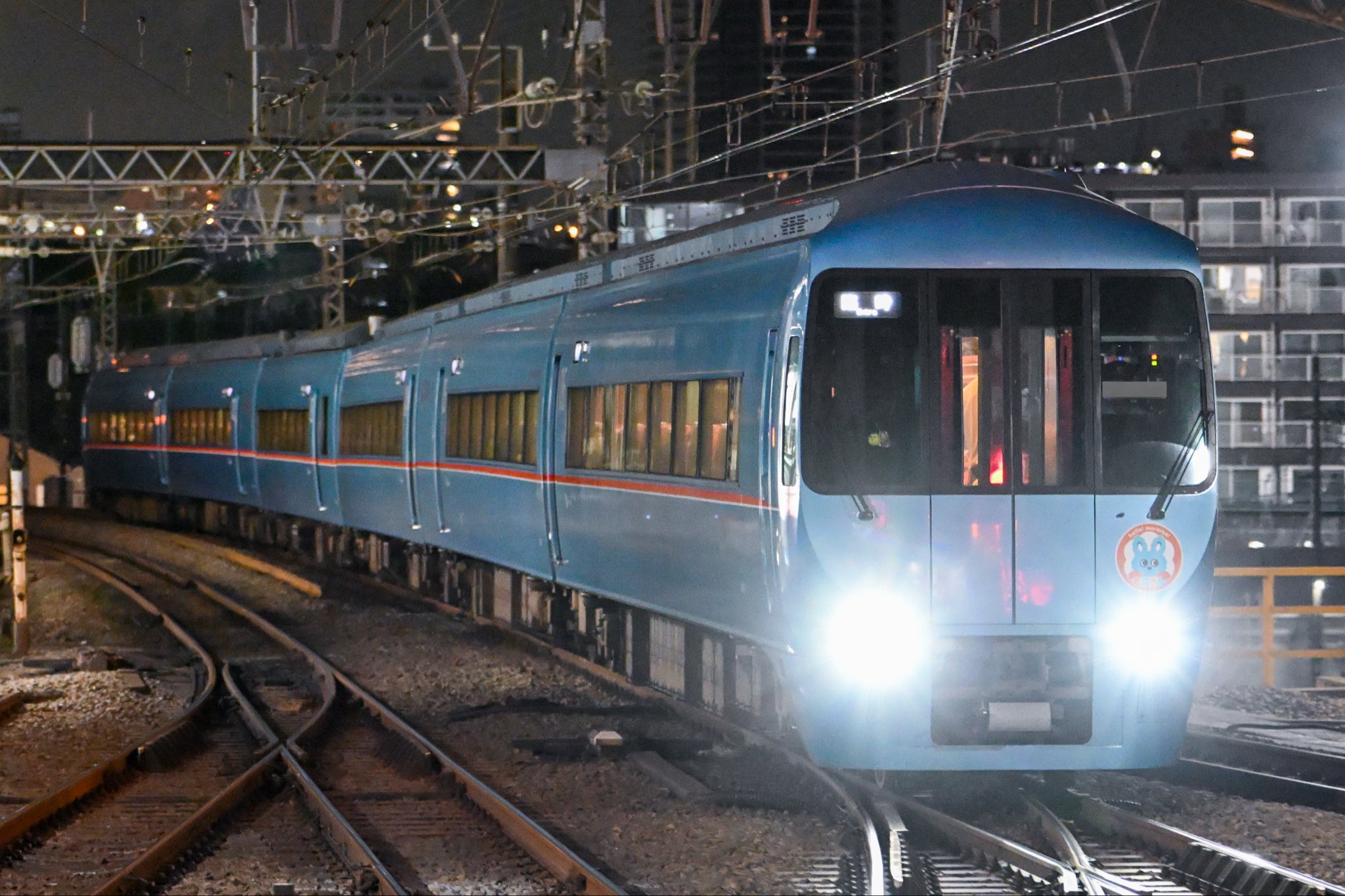 題は花かごT、makiのサインがあります8号です flower on X