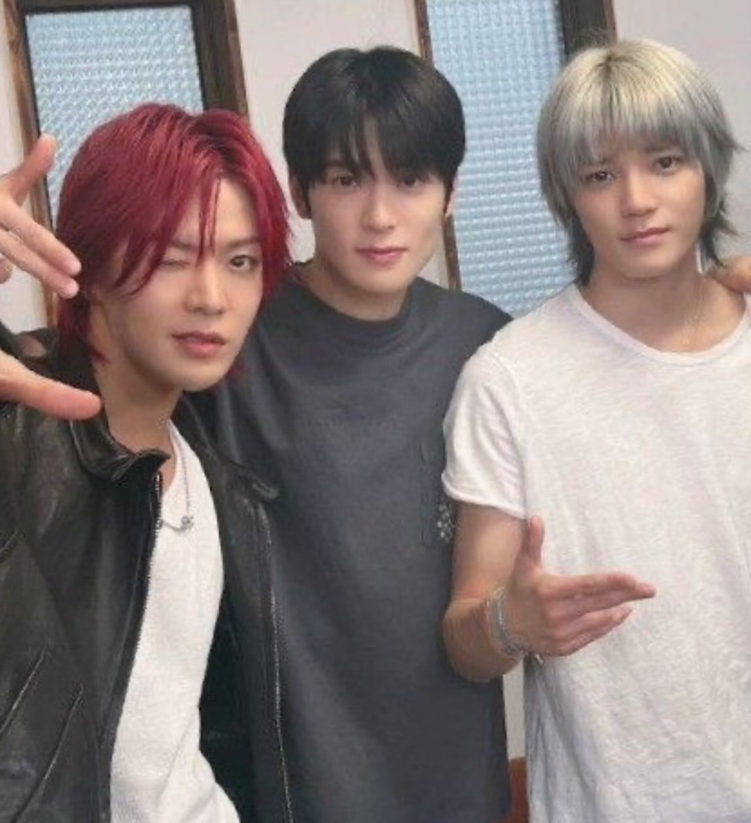 dpryuta's tweet image. god please bring my kitty cats back together
