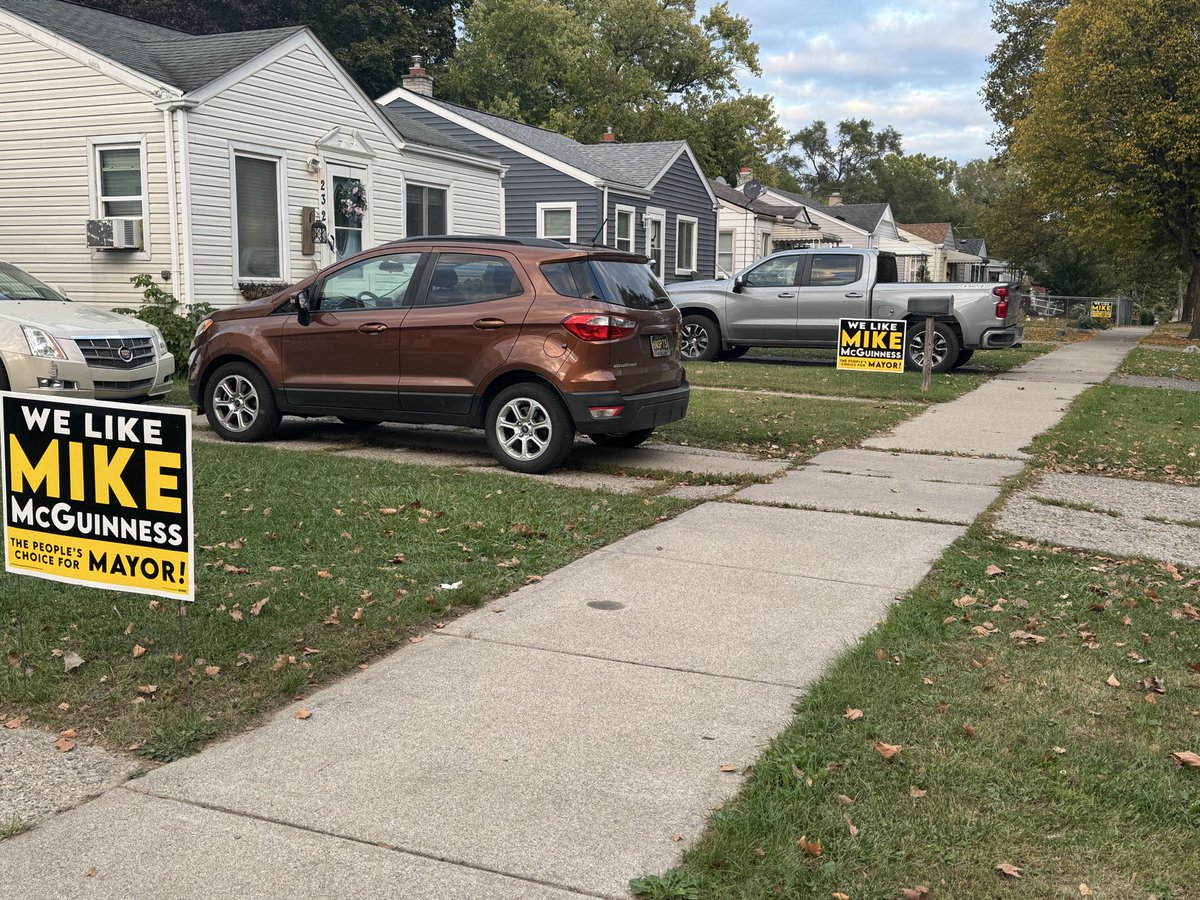 MikeMcGPontiac's tweet image. Thank you Pontiac’s District Three residents for your strong and growing support! #WeLikeMike #LetsGoPontiac