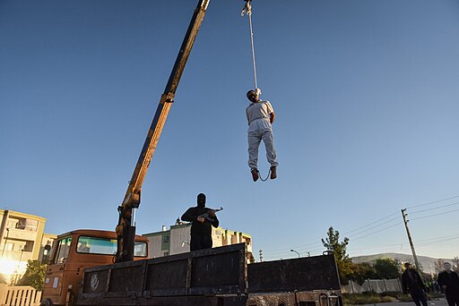 El régimen tiránico de Irán ejecutó a más de 1.000 personas en los primeros nueve meses de este año, una cifra récord en 15 años. 

La mayoría eran opositores al régimen (Amnistía Internacional). 

¿Has oído algo sobre esto por parte de la ONU y otras organizaciones de derechos