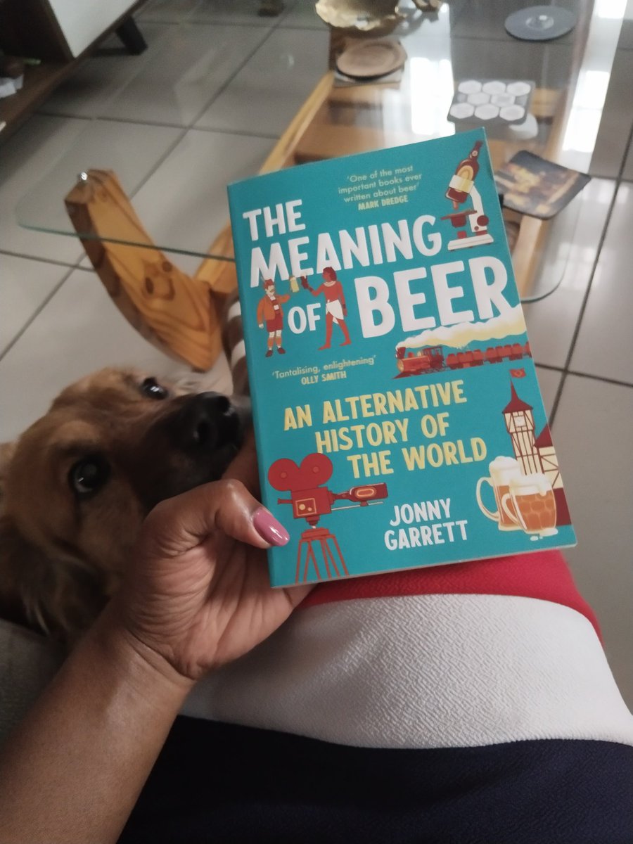 Wet Sunday afternoons are for reading 📖