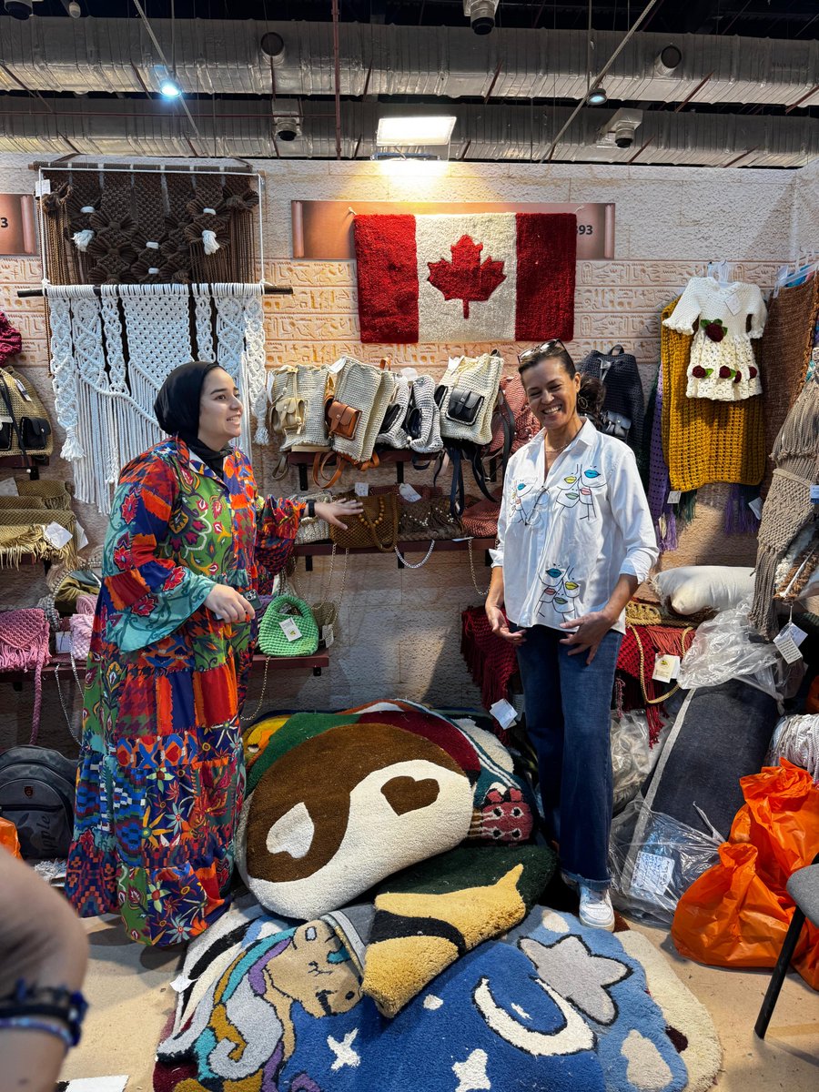 CanEmbEgypt's tweet photo. Our 🇨🇦 diplomats spent the weekend celebrating 🇪🇬craftsmanship 🧵 at #Turathna🇪🇬, where they stopped by the booths of 🇨🇦-funded projects.
A beautiful handwoven 🍁 piece made by 🇨🇦🤝@plan_egypt 🧕project SWEET, is now ✈️to its new 🏡🇦🇪 with our Canadian colleague Juan.
Shukran! https://t.co/EWcAOJO5e1