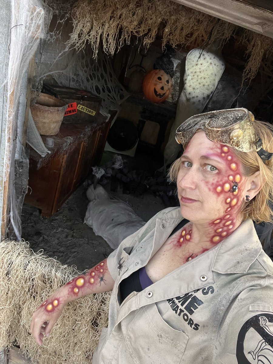 It’s that time of year again!   Come out to <a href="/Gatorland/">Gatorland Orlando</a> and help me fight bugs every weekend in October!