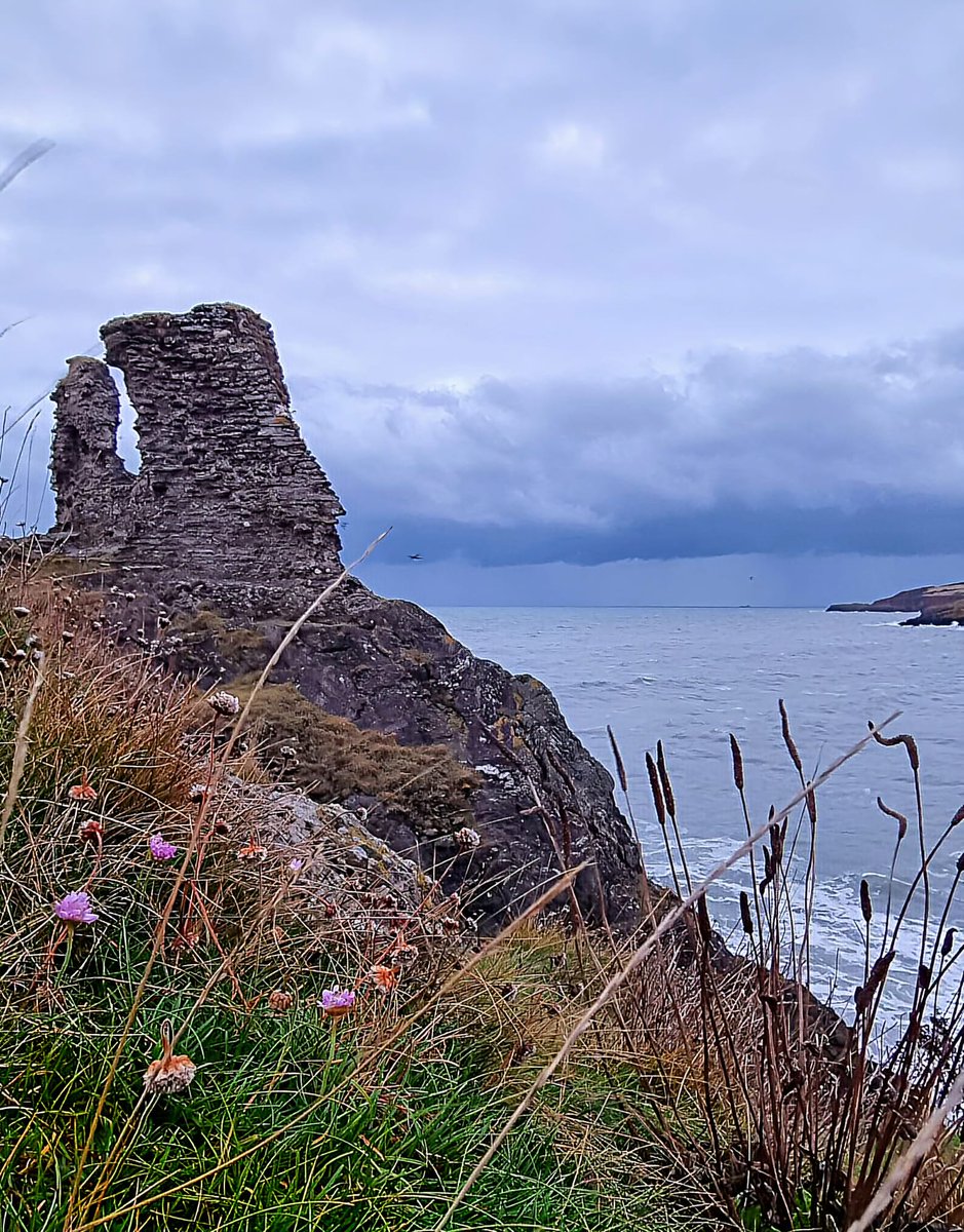 sscanlon07's tweet image. Cloudy early morning colours #dawn #cloud #sea #Wicklow #Ireland