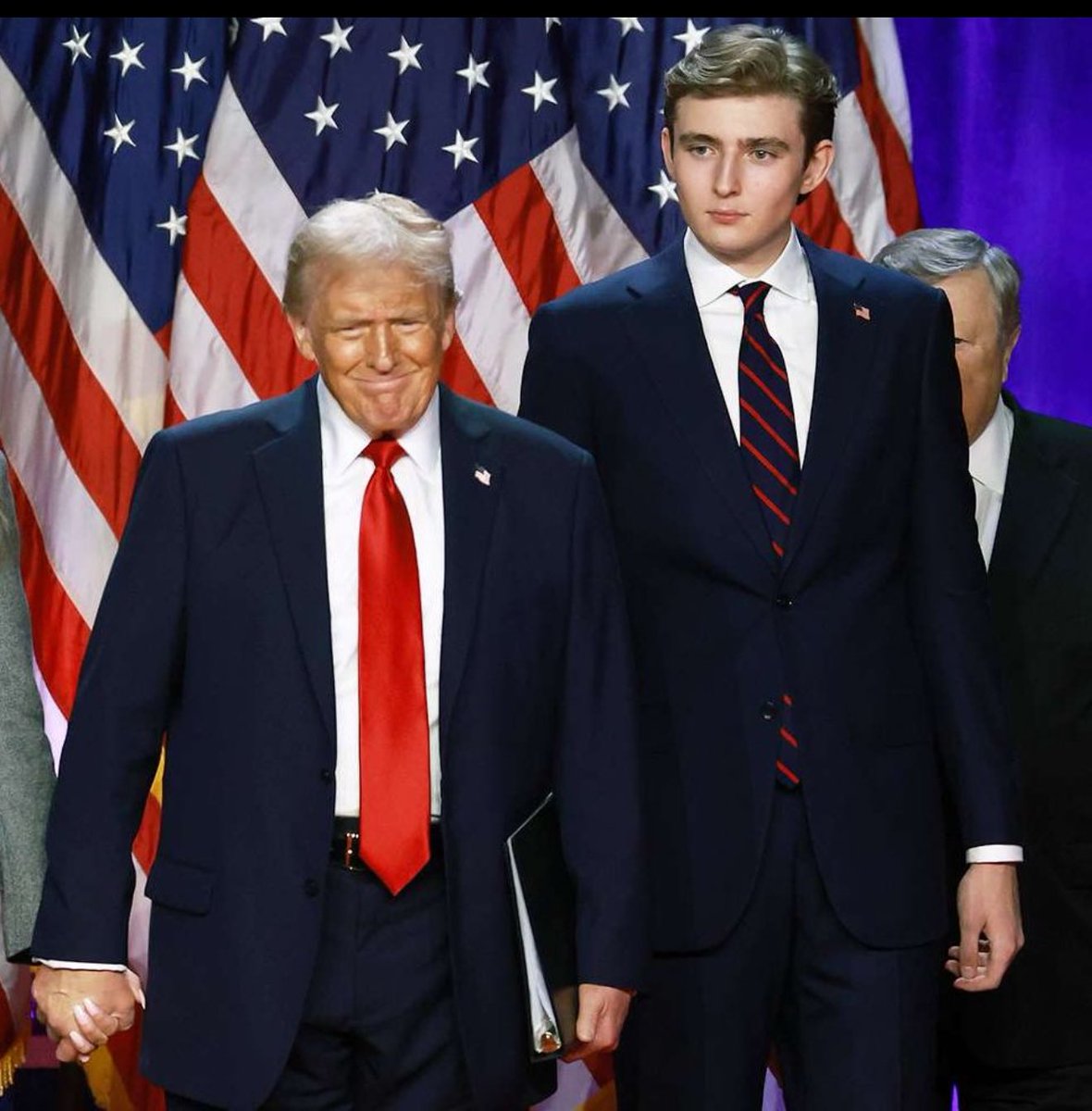 Adam babasından inside alıp 80M$ kazanıyor, biz de burda 3-5 bin dolar kazanacağız diye sabah akşam uğraşıyoruz 

YAZIK GÜNAH