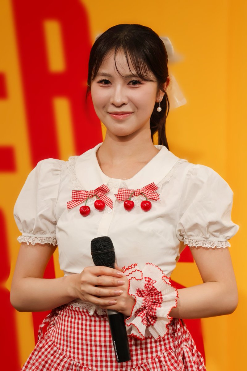 umikumosora's tweet image. 251012
【UNICODE/2FACE 発売記念合同イベント】
タワーレコード静岡

東京に来てくれてるのに、初めましてが東海その2
いや、静岡は関東でしたっけ？笑
メンバーも同じようなもの食べてた気がㅋㅋㅋ

#UNICODE
#ユニコード
#유니코드
#UNICODE_Aing
#2FACE
#2FACE_LOVETONIGHT