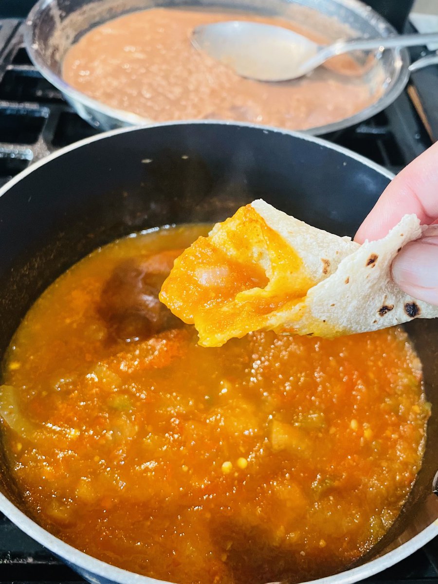 Sometimes I regret tasting the salsa ranchera before everyone else.
I’m partially deaf from how spicy it is 😭 Good morning y’all.
