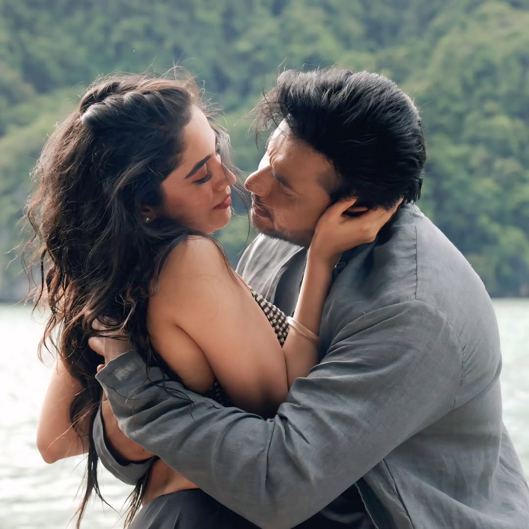 TheRachanaRai's tweet image. #Ondeondusala❤️‍🔥 @dasadarshan Sir 🙏🏻✨️ Working alongside a SuperStar like you has been an absolute blessings 🌼🙏🏻Every single day on set has been a lesson watching you focus, your patience and your unwavering dedication,effortless way of bringing a scene to life🌼Beyond camera…