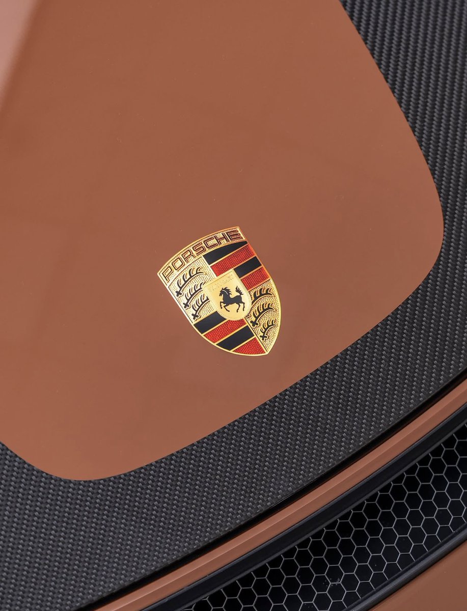 Porsche Club tweet media