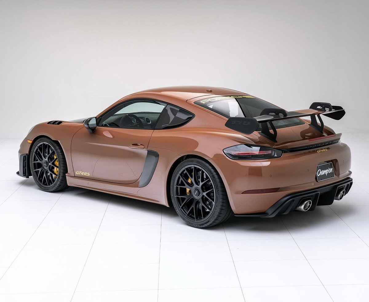 Porsche Club tweet media