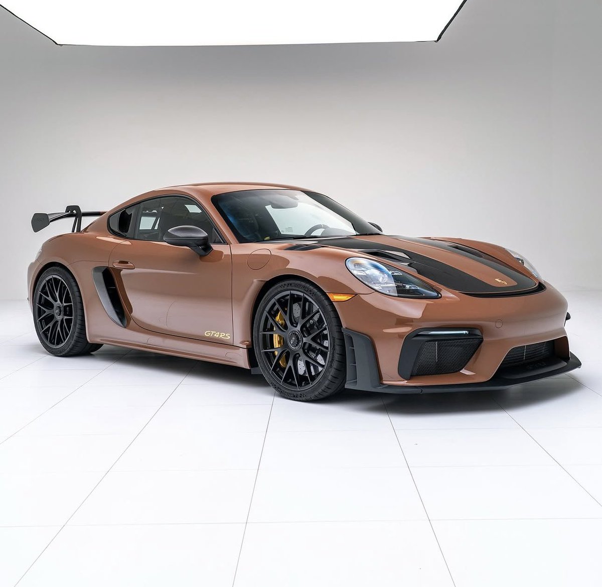 Porsche Club tweet media